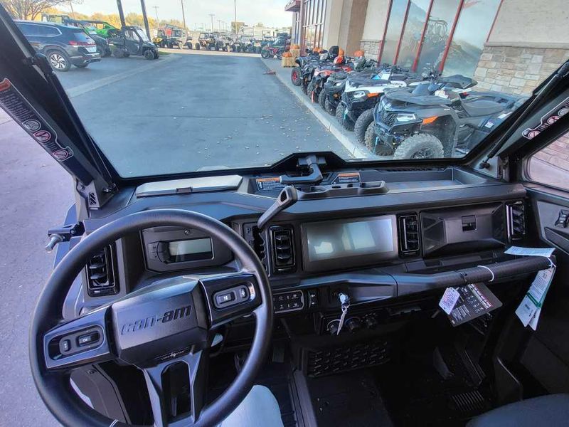 New 2026 Can-Am DEF MAX TEXCAB HD11 
