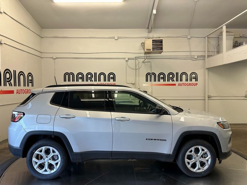 2024 Jeep Compass Latitude 4x4Image 4