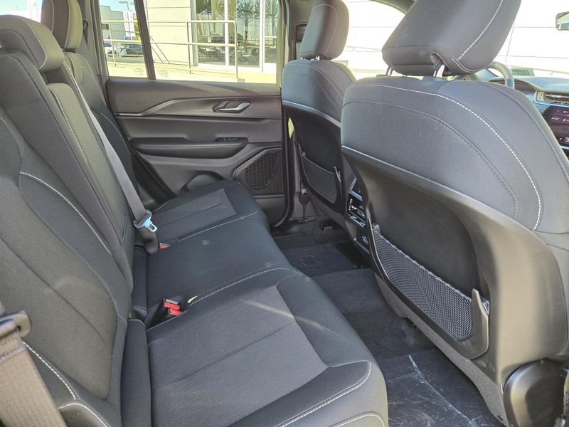 Used 2025 Jeep Grand Cherokee Laredo X 4x2