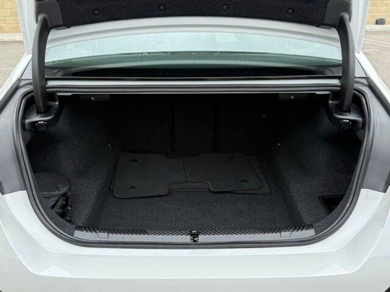 Used 2026 BMW 5 Series 530i xDriveImage 16