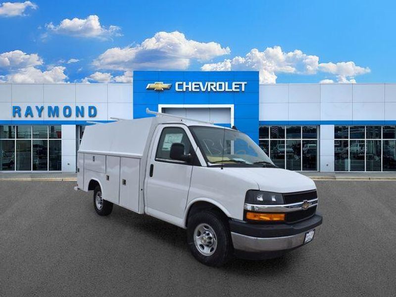 New 2025 Chevrolet Express 3500 Work VanImage 11