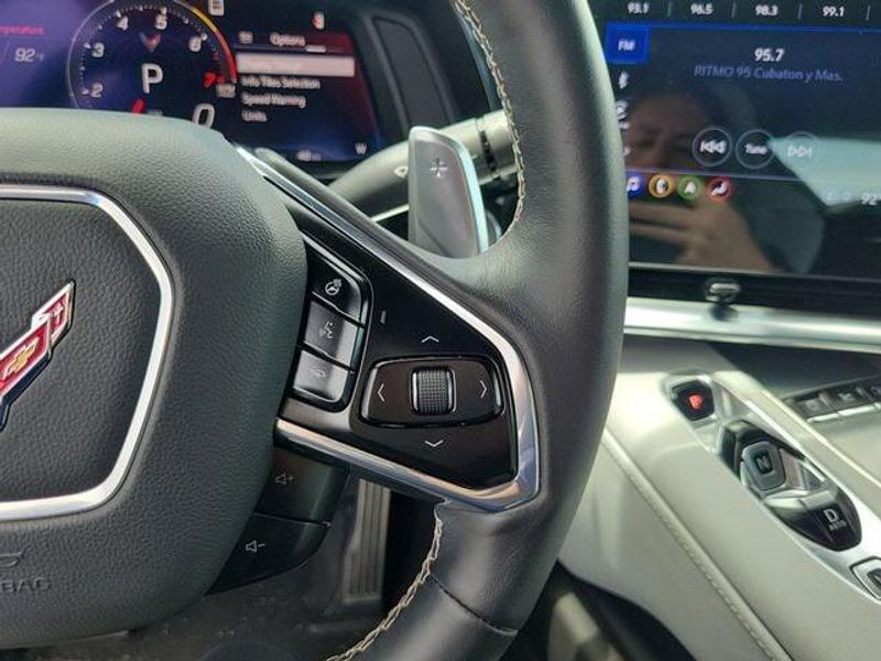 2022 Chevrolet Corvette Stingray 2LT photo 14