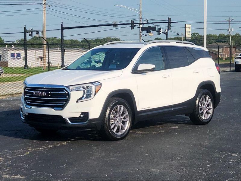 Used 2024 GMC Terrain SLT