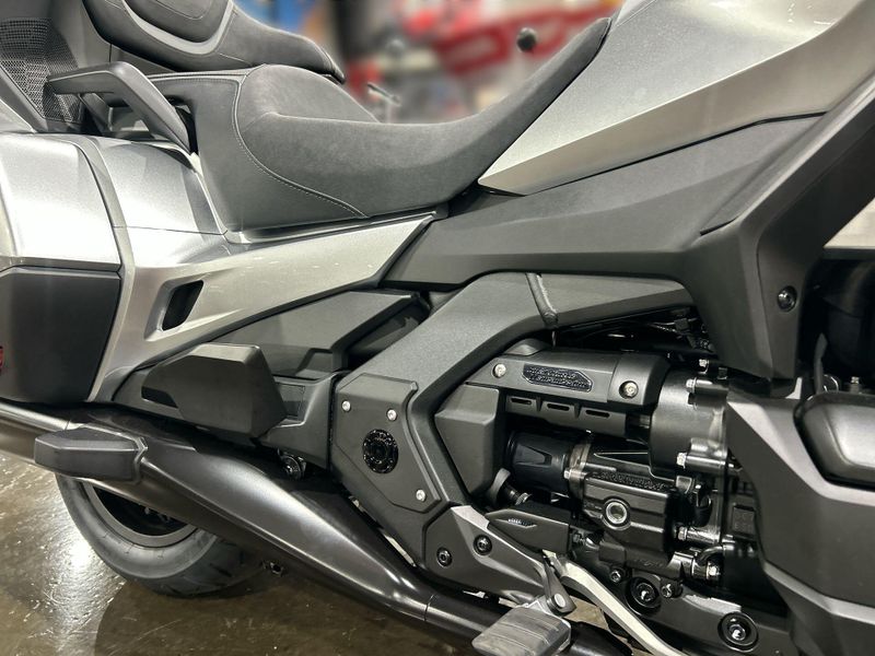 2025 Honda GOLDWING TOUR DCT Image 28