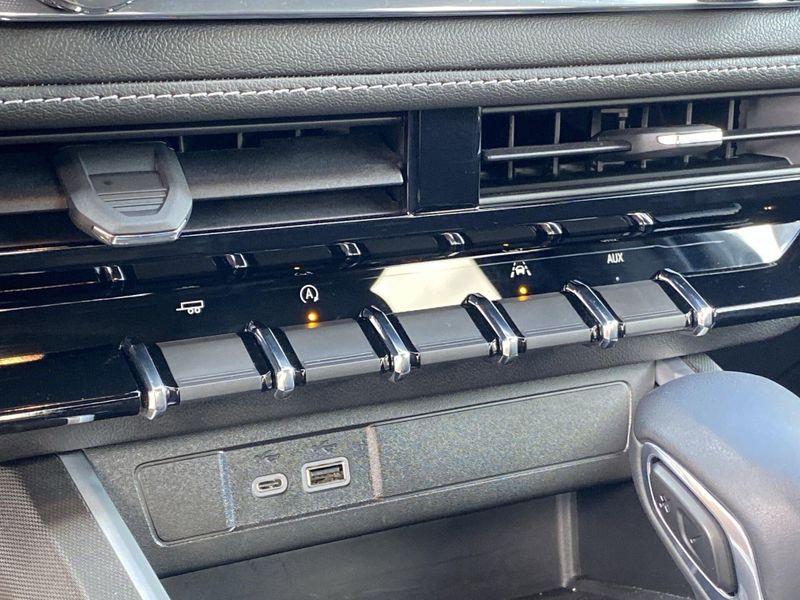 Used 2023 Chevrolet Colorado LTImage 35