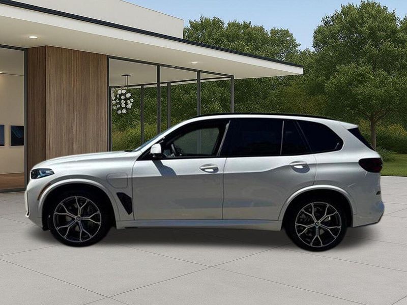 New 2026 BMW X5 xDrive50eImage 13