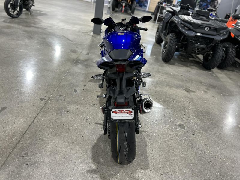 New 2025 Yamaha YZF-R1 Image 12
