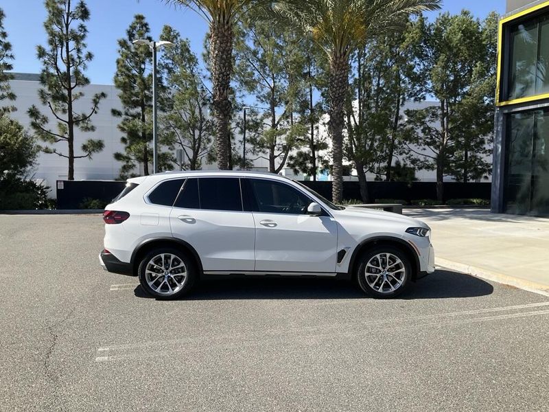 2025 BMW X5 xDrive40iImage 6