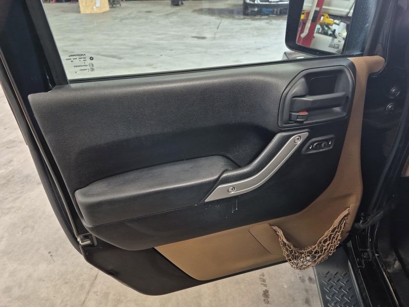 Used 2016 Jeep Wrangler Unlimited SaharaImage 23