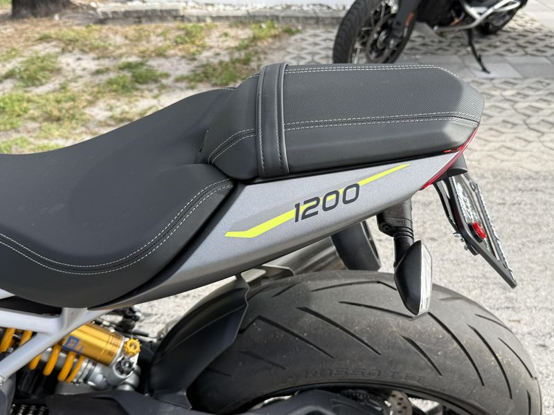 2022 Triumph Speed Triple 1200 RS