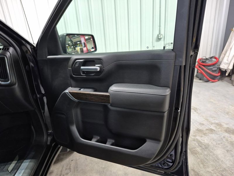 Used 2021 GMC Sierra 1500 ElevationImage 10