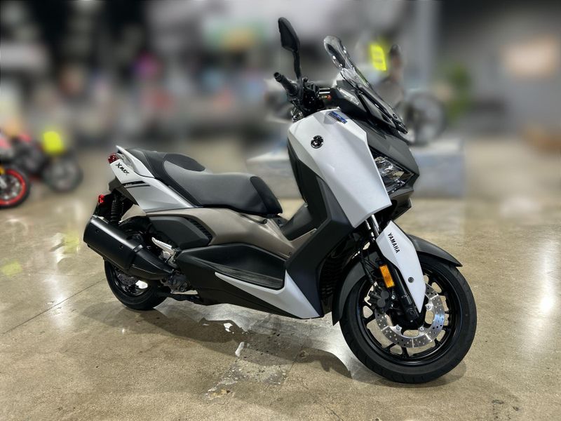 Used 2023 Yamaha Xmax Image 11