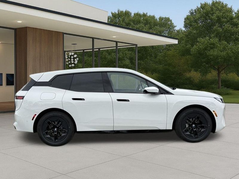 New 2026 BMW iX xDrive60Image 7