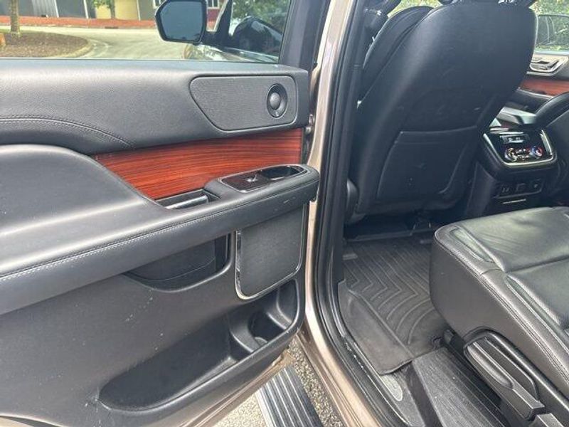 2018 Lincoln Navigator Select