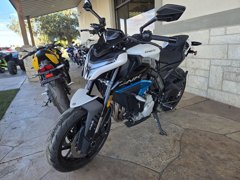 NEW 2026 CFMOTO 675NK Image 3