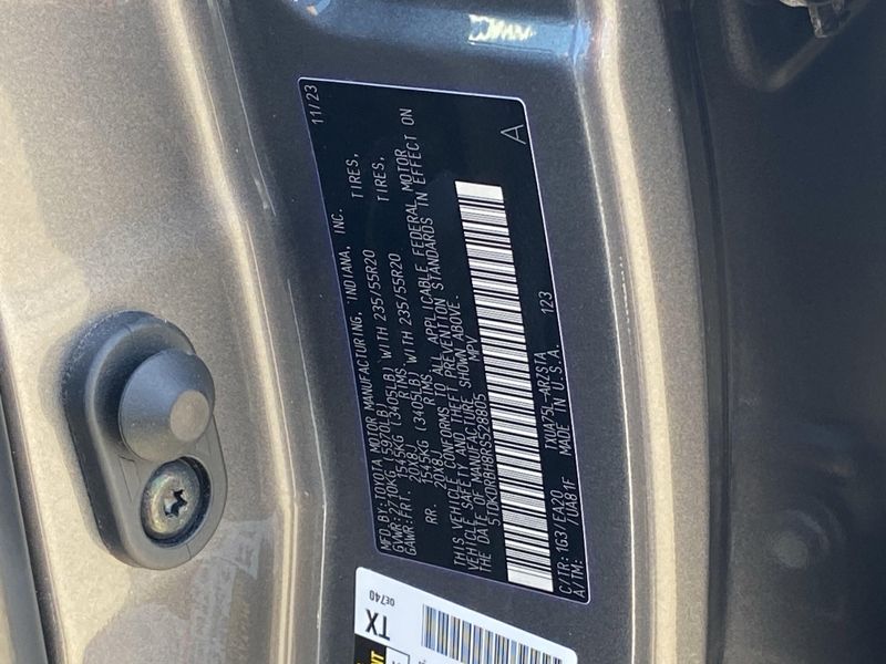 Used 2024 Toyota Highlander XSEImage 32