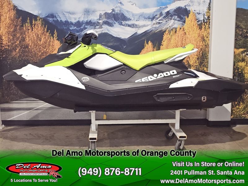 2023 Sea-Doo 63PF  in a MANTA GREEN / WHITE exterior color. Del Amo Motorsports of Orange County (949) 416-2102 delamomotorsports.com 