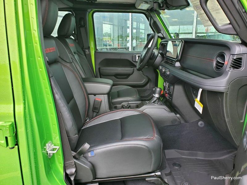New 2025 Jeep Wrangler 4-door RubiconImage 40