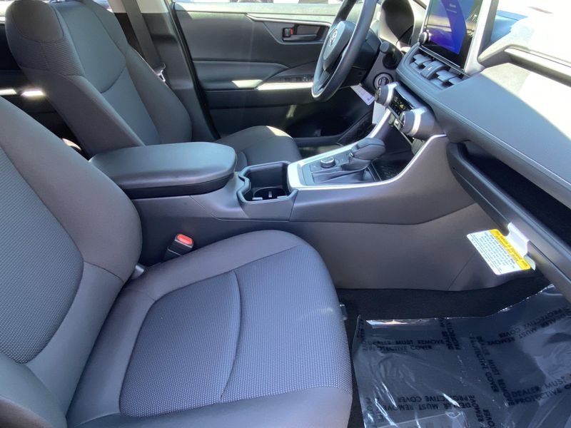 New 2025 Toyota RAV4 Hybrid LEImage 10