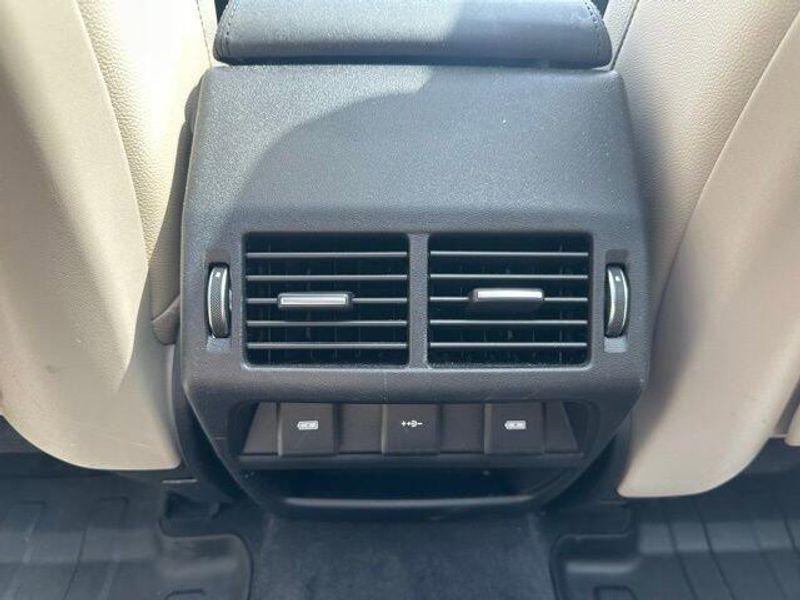 2020 Land Rover Discovery Sport SE