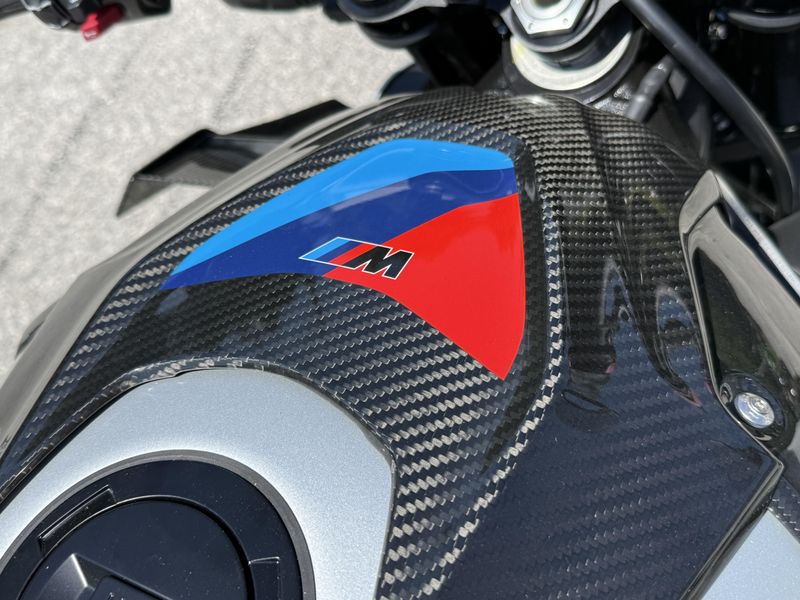 2026 BMW M 1000 R