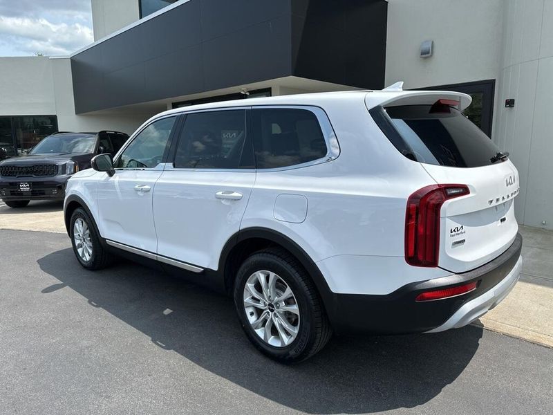 2022 Kia Telluride LXImage 7