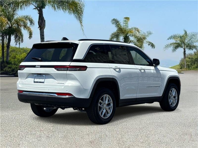 New 2026 Jeep Grand Cherokee Laredo 4x2