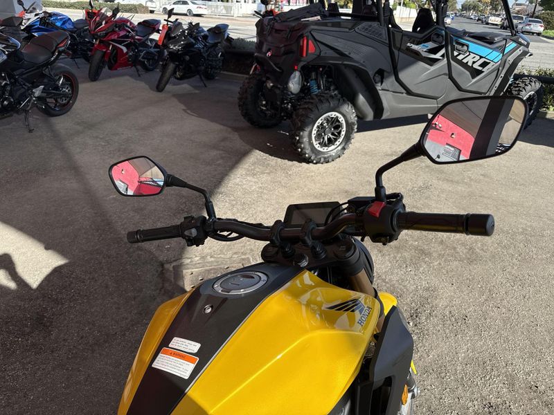 New 2025 Honda CB300R ABS Image 14