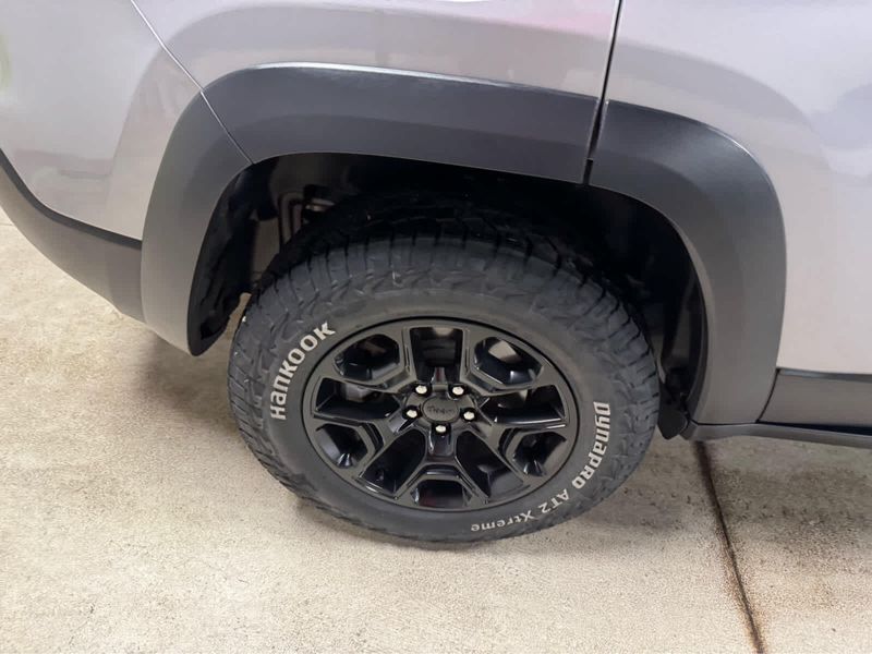 2021 Jeep Cherokee Trailhawk photo 5