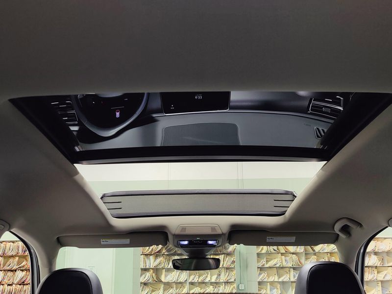 Used 2024 Volkswagen Atlas AWD Peak Edition SEL w/Sunroof/NavImage 8