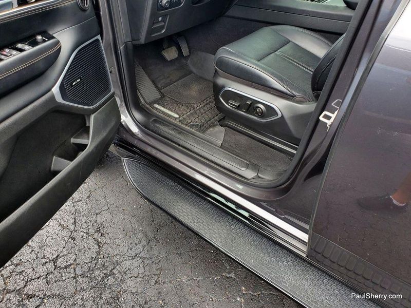 2024 Jeep Wagoneer Series II CarbideImage 20