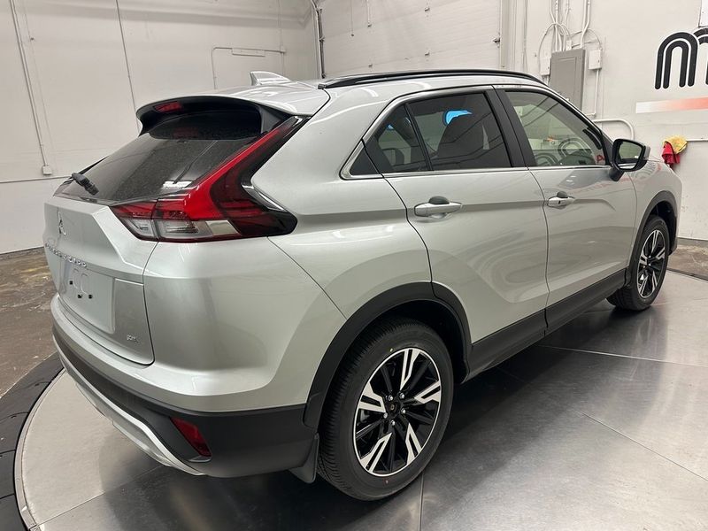 2024 Mitsubishi Eclipse Cross SEImage 10