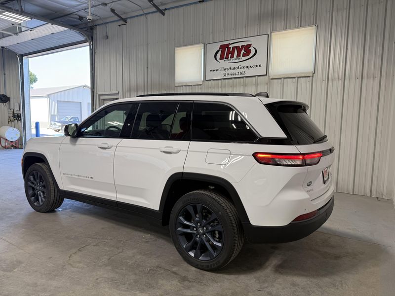 New 2026 Jeep Grand Cherokee 85th Anniversary Edition 4x4Image 15