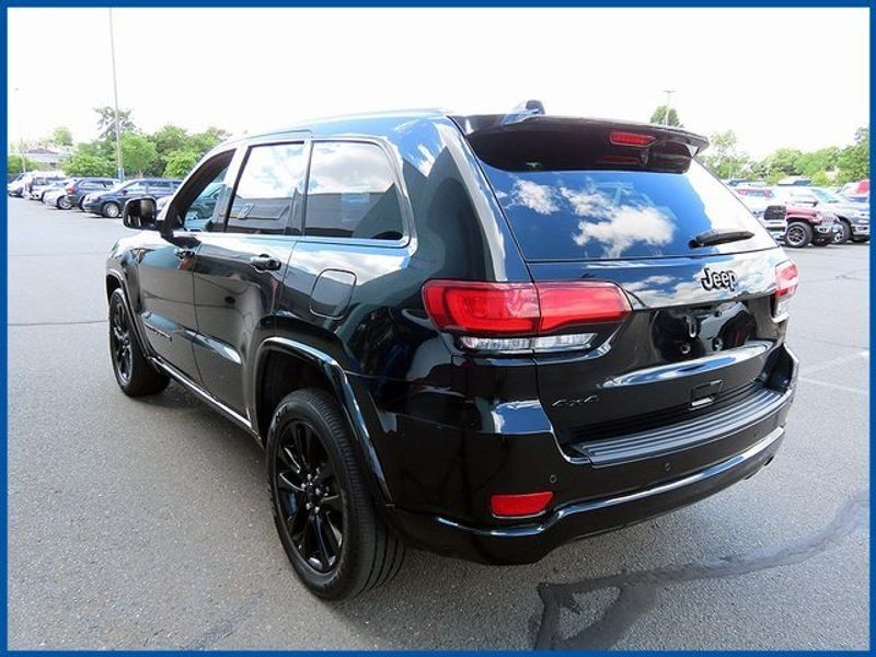 2021 Jeep Grand Cherokee Laredo XImage 5