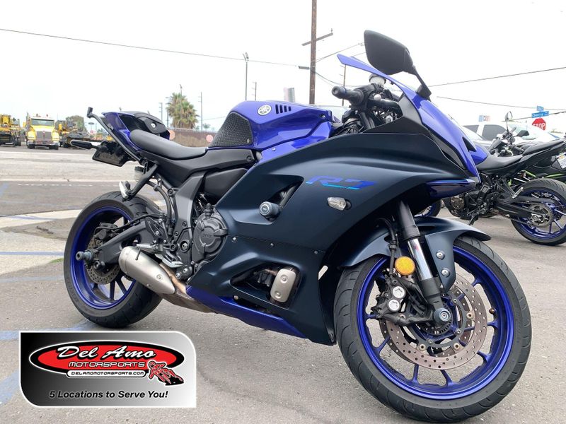 New 2025 Yamaha YZF-R7 Image 1