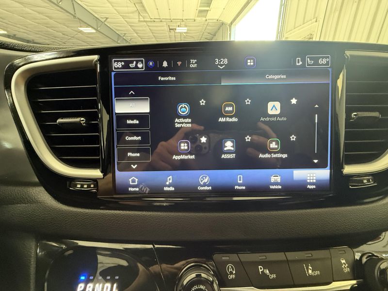 Used 2026 Chrysler Pacifica SelectImage 29