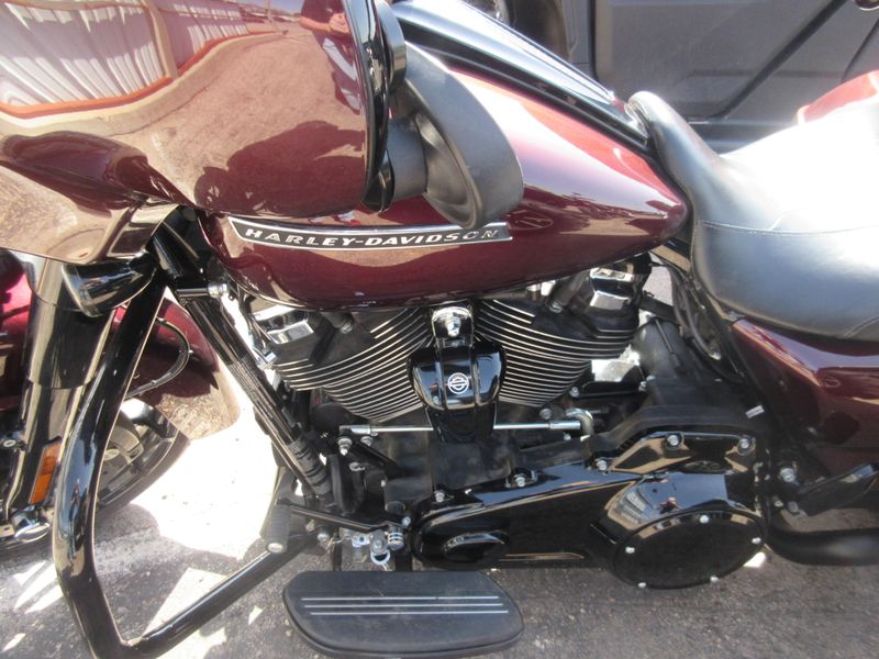 USED 2018 HARLEY STREET GLIDE SPECIAL Image 17