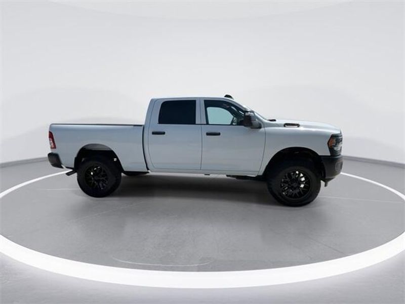 2023 Ram 2500 Tradesman photo 9