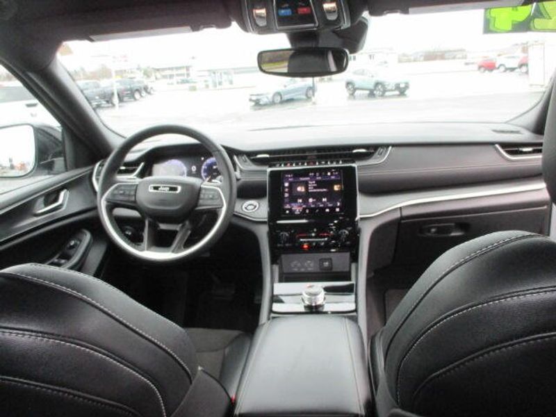Used 2024 Jeep Grand Cherokee L AltitudeImage 27