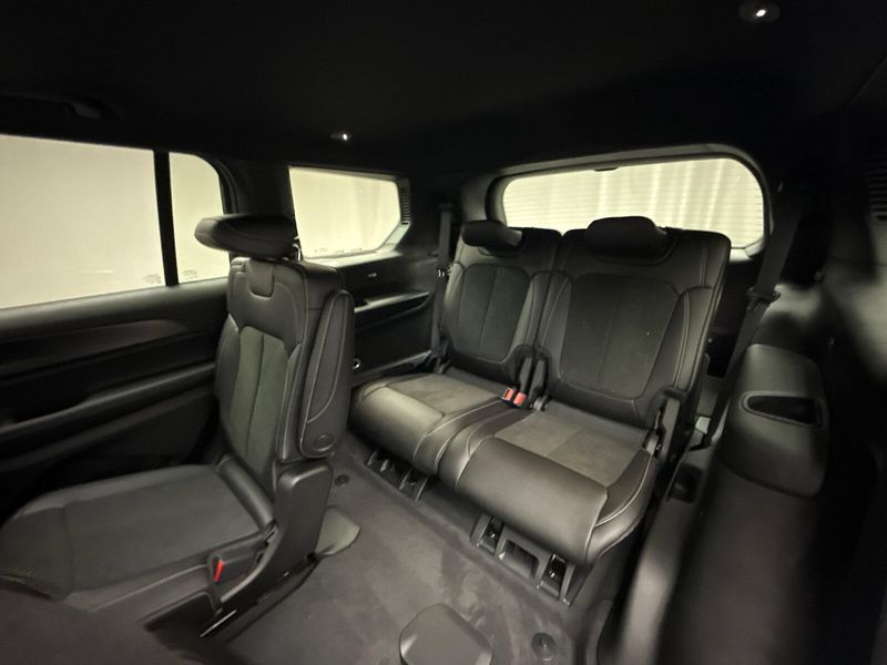 New 2025 Jeep Grand Cherokee L Altitude X 4x4Image 17