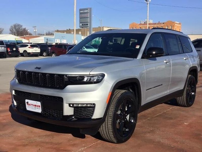 2025 Jeep Grand Cherokee L Limited 4x2Image 1