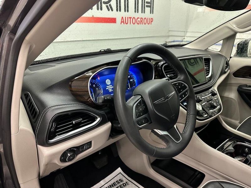 2023 Chrysler Pacifica LimitedImage 21