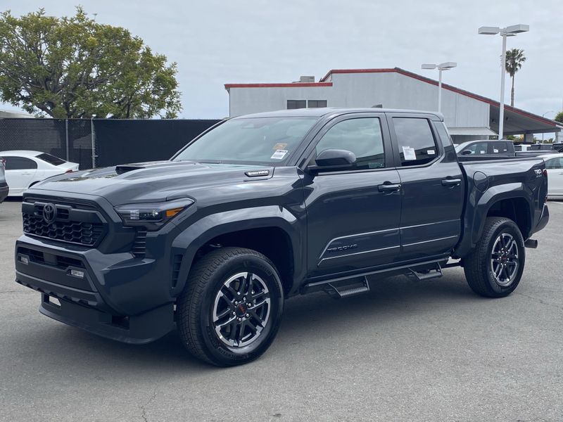 2025 Toyota Tacoma TRD Sport HybridImage 6