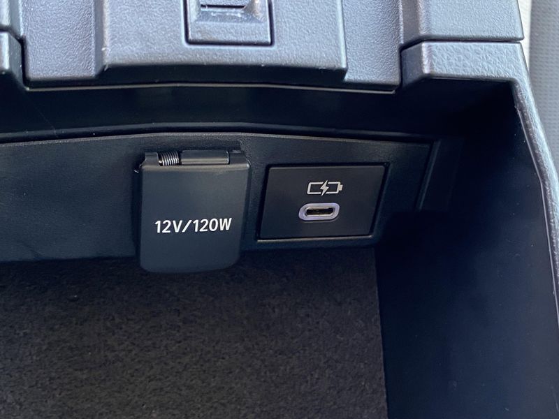 Used 2025 Toyota Corolla LEImage 24