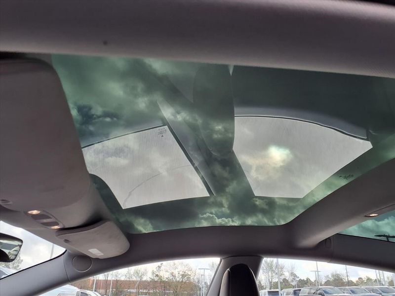 Used 2023 Tesla Model 3 BaseImage 17