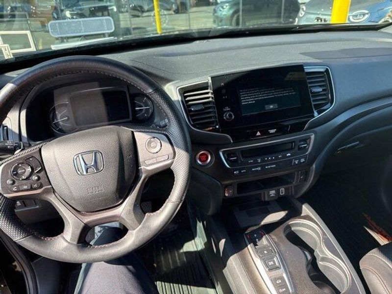 2023 Honda Passport TrailSport photo 3