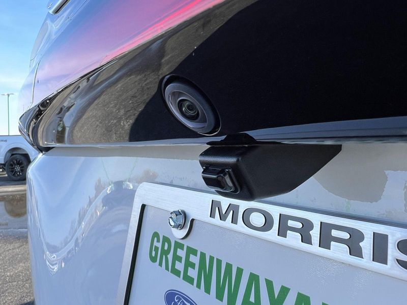 2026 Chrysler Pacifica photo 4