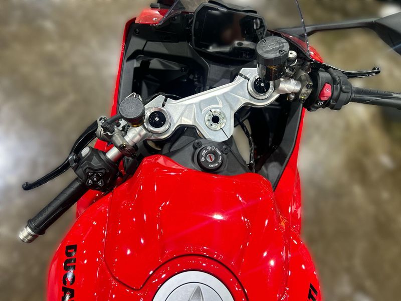 New 2026 Ducati PANIGALE V2 896 Image 24