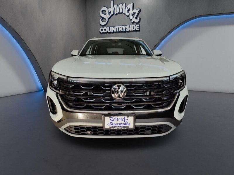 Used 2026 Volkswagen Atlas Cross Sport SE 4-Motion AWDImage 2
