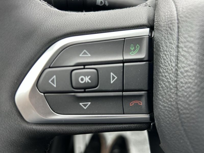 2025 Jeep Compass Limited photo 16